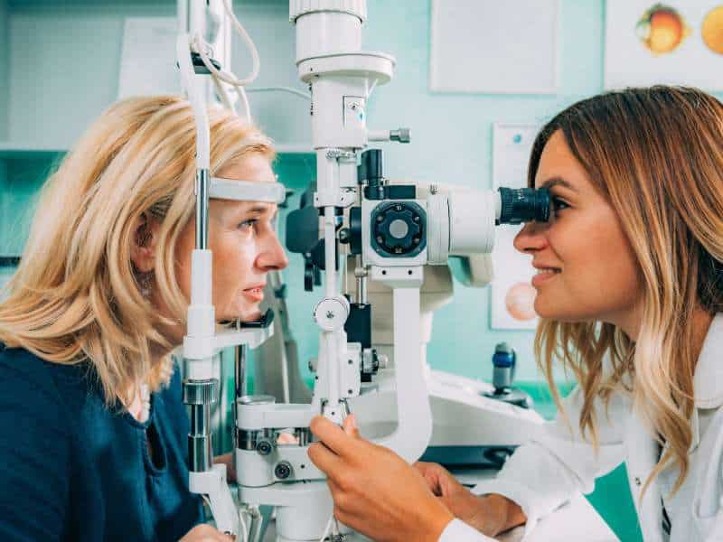 realizando exames médicos para renovação de CNH